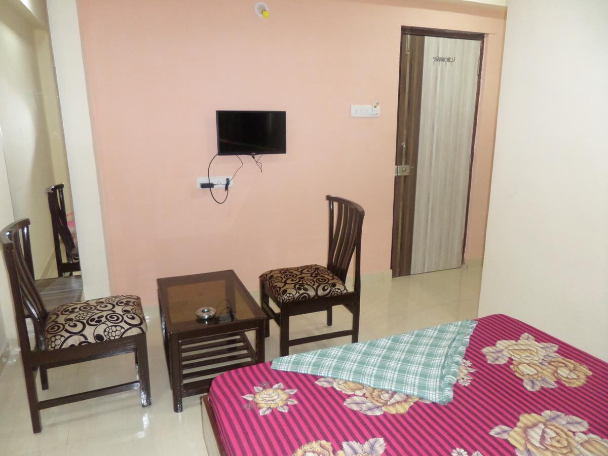Hotel Riya-Raj Lodging Titwala Exterior photo